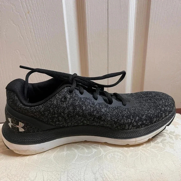 Under armour/black running shoes sz 8 - Picture 1 of 4